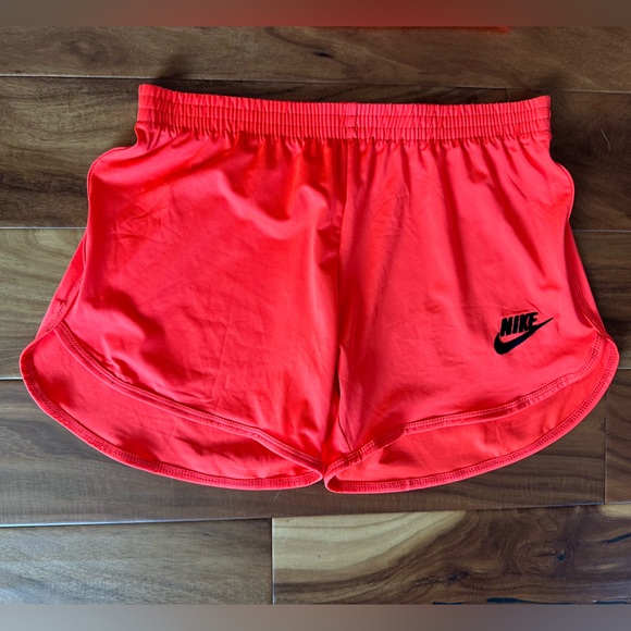 Nike Neon Orange Crop Tops and Short Set Juniors XL NWT - Picture 2 of 5